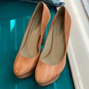 Elizabeth and James pumps size 10B